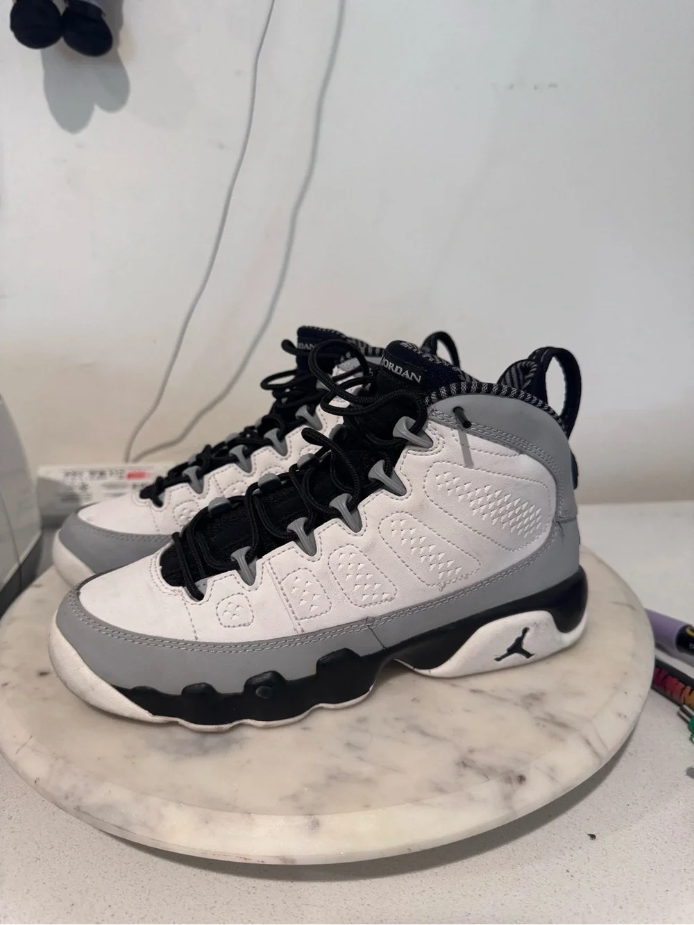 Jordan retro 9 Barons size 4Y